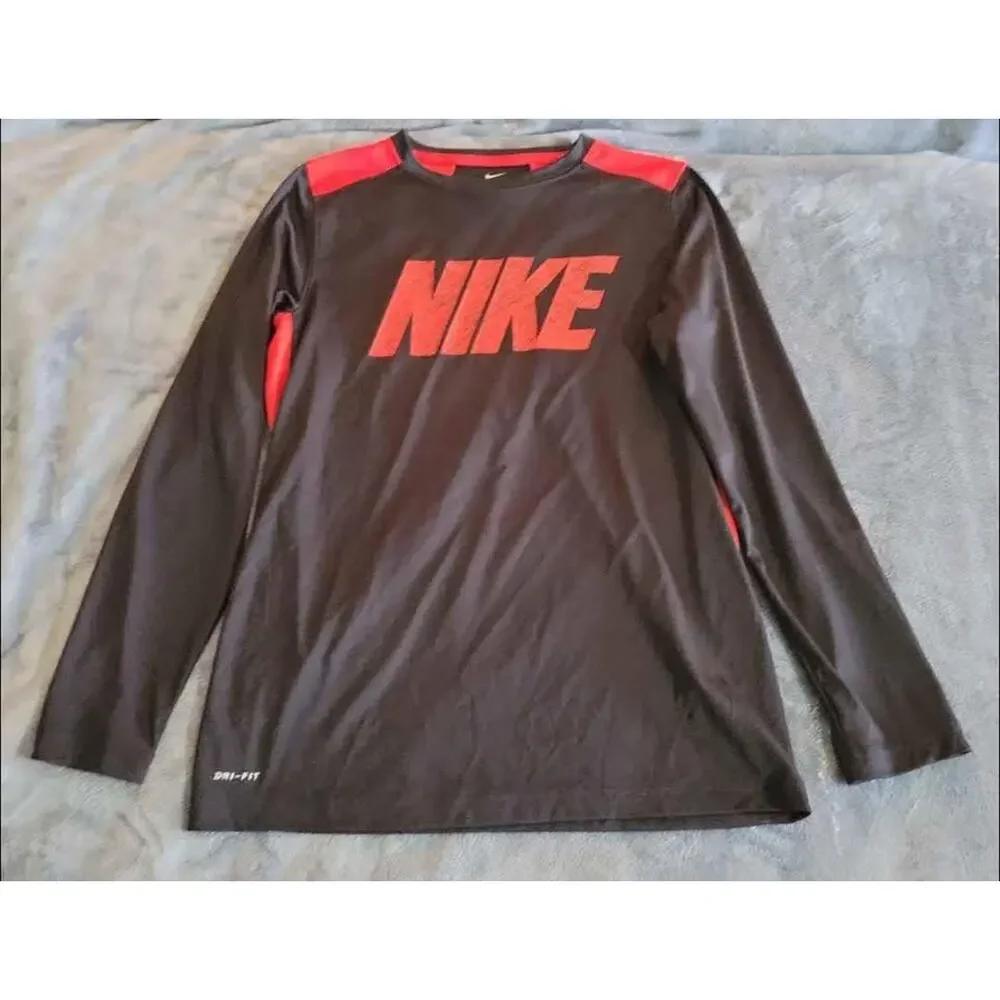 Nike Dri-FIT Long‎ Sleeve Training Shirt XL Black Red Athletic Top